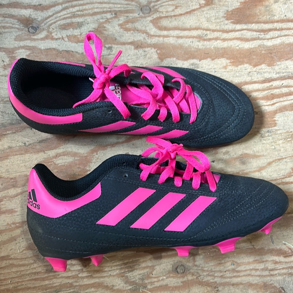 Adidas Junior Goletto VI Firm Ground Soccer Shoes NEW Size 4 Black Pink